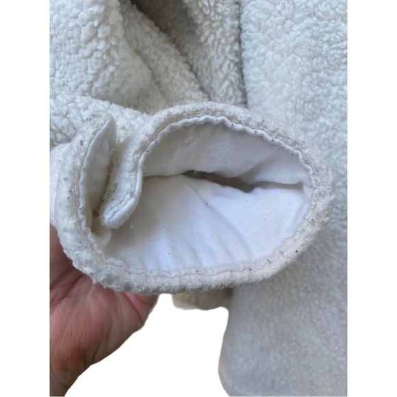 Pac Sun Unisex Faux Fur White Shacket I Size: M/L - Picture 6 of 14